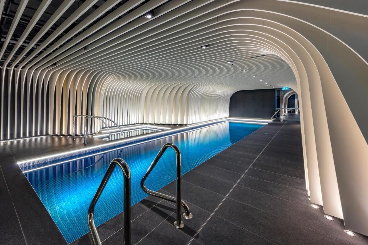 Skye Suites Sydney Ngoại thất bức ảnh The pool at The Standard London