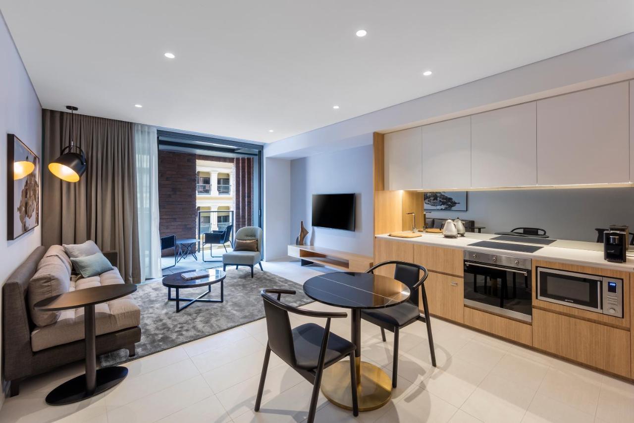 Skye Suites Sydney Ngoại thất bức ảnh A typical apartment at The Standard London