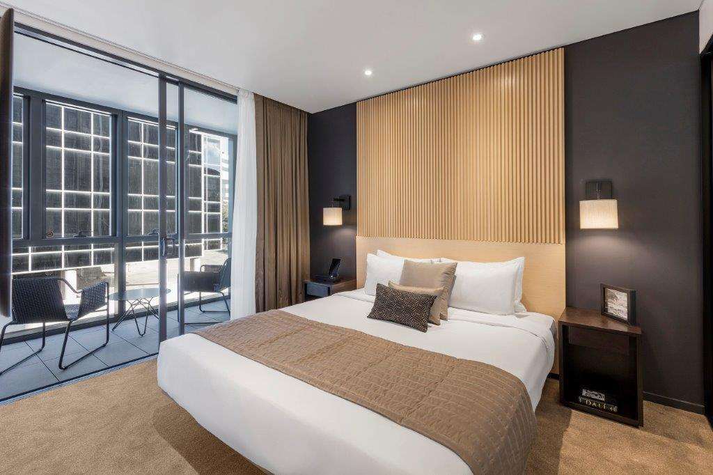 Skye Suites Sydney Phòng bức ảnh A bedroom at the hotel